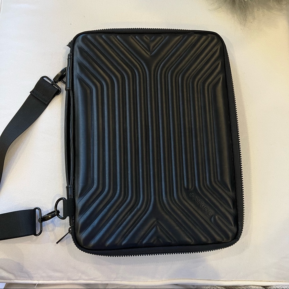 DOMISO 15.6 Inch Shockproof Waterproof Laptop Sleeve with Handle